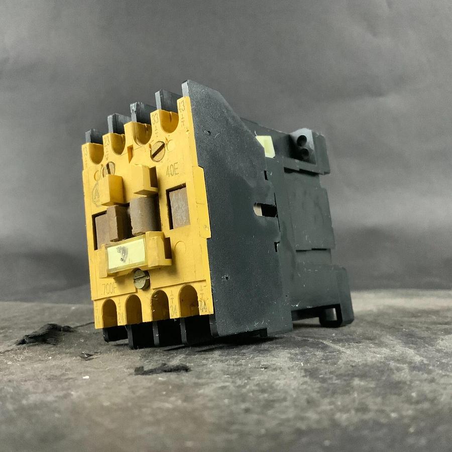 Used ALLEN BRADLEY 700-F400A2 B CONTACTOR ($35 OBO)