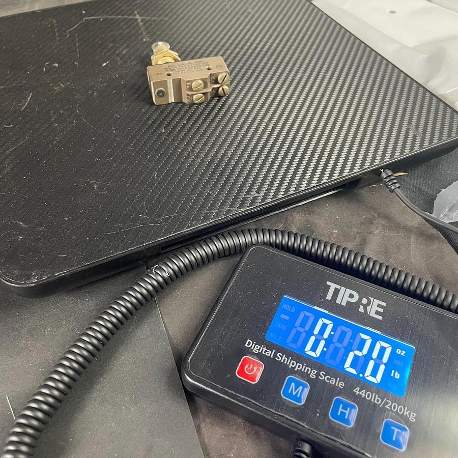 Used BZ-2AQ18T1 - MICRO SWITCH