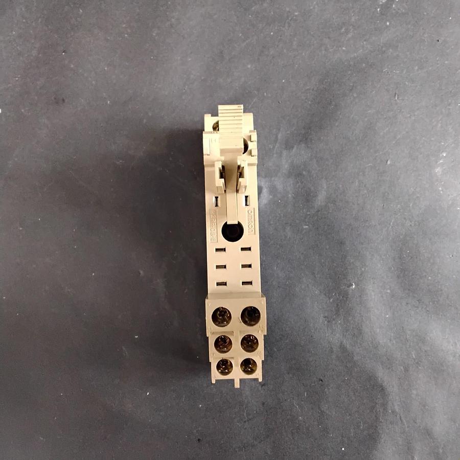 Used OMRON P2RF-08-E RELAY SOCKET ($6 OBO)