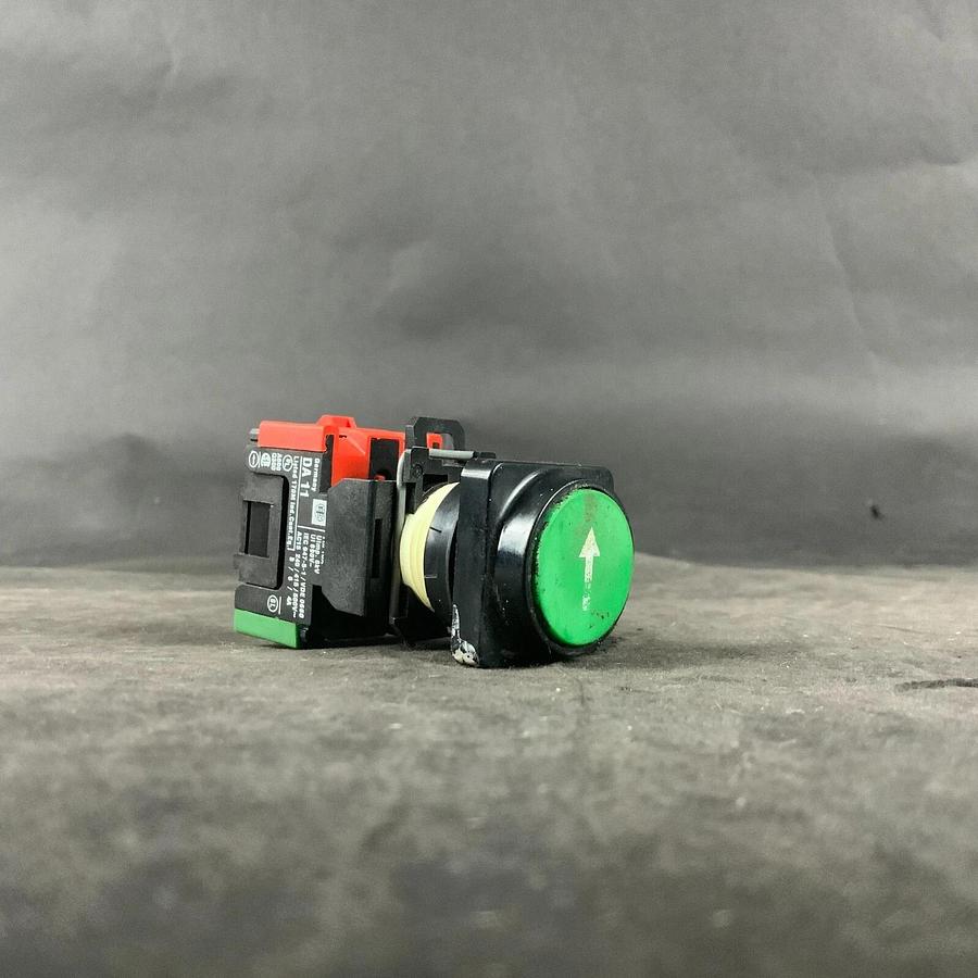 Used SCHNEIDER ELECTRIC DA11 CONTACT BLOCK ($8 OBO)