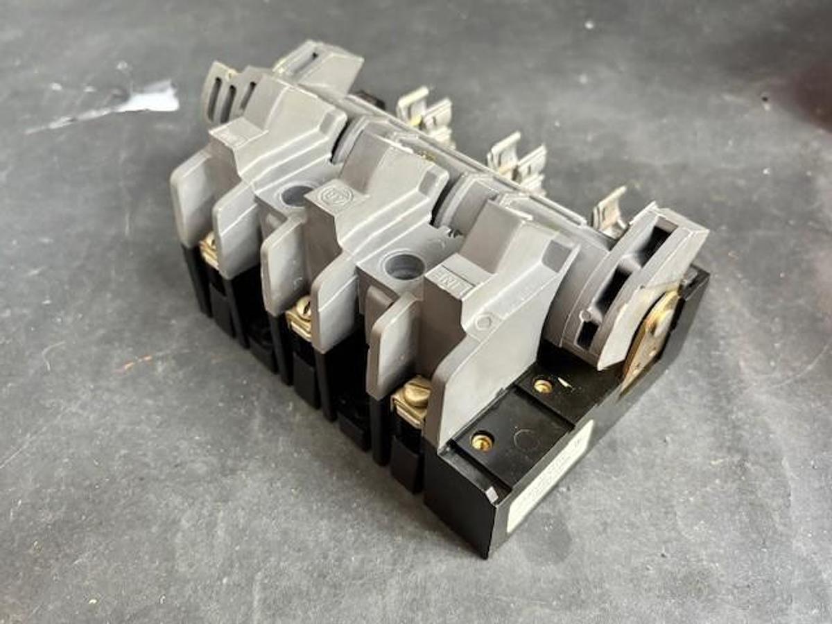 Used ALLEN BRADLEY 40021-558-01 DISCONNECT SWITCH