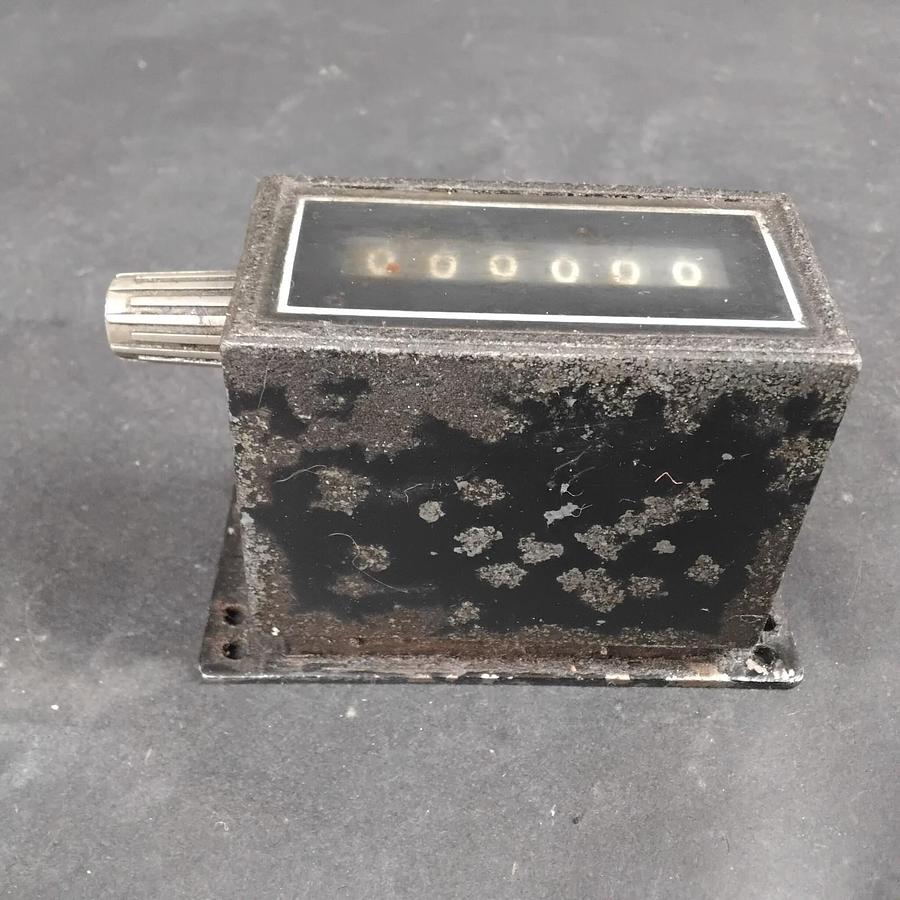Used REDINGTON 2-1006 COUNTER ($23 OBO)