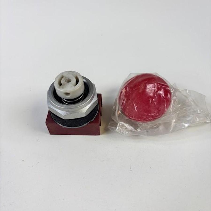 Used SIEMENS-ALLIS P30PB4R RED PUSHBUTTON SWITCH