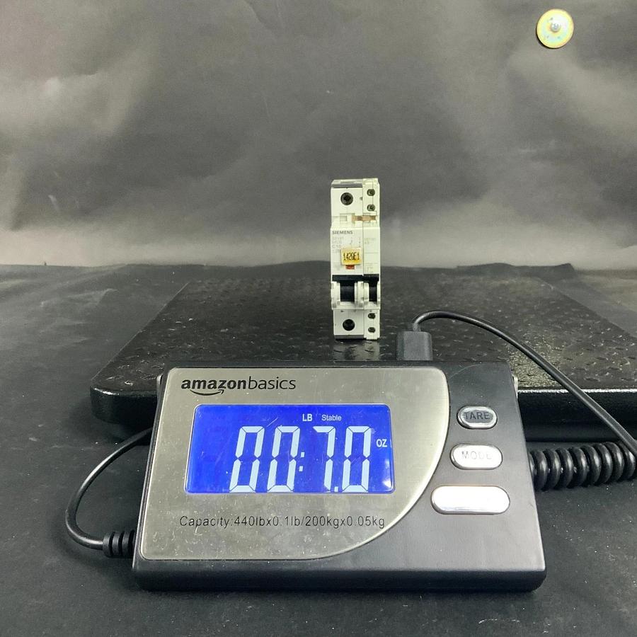 Used SIEMENS 5SY61MCB C10 CIRCUIT BREAKER W/ AS AUX SWITCH ($12 OBO)