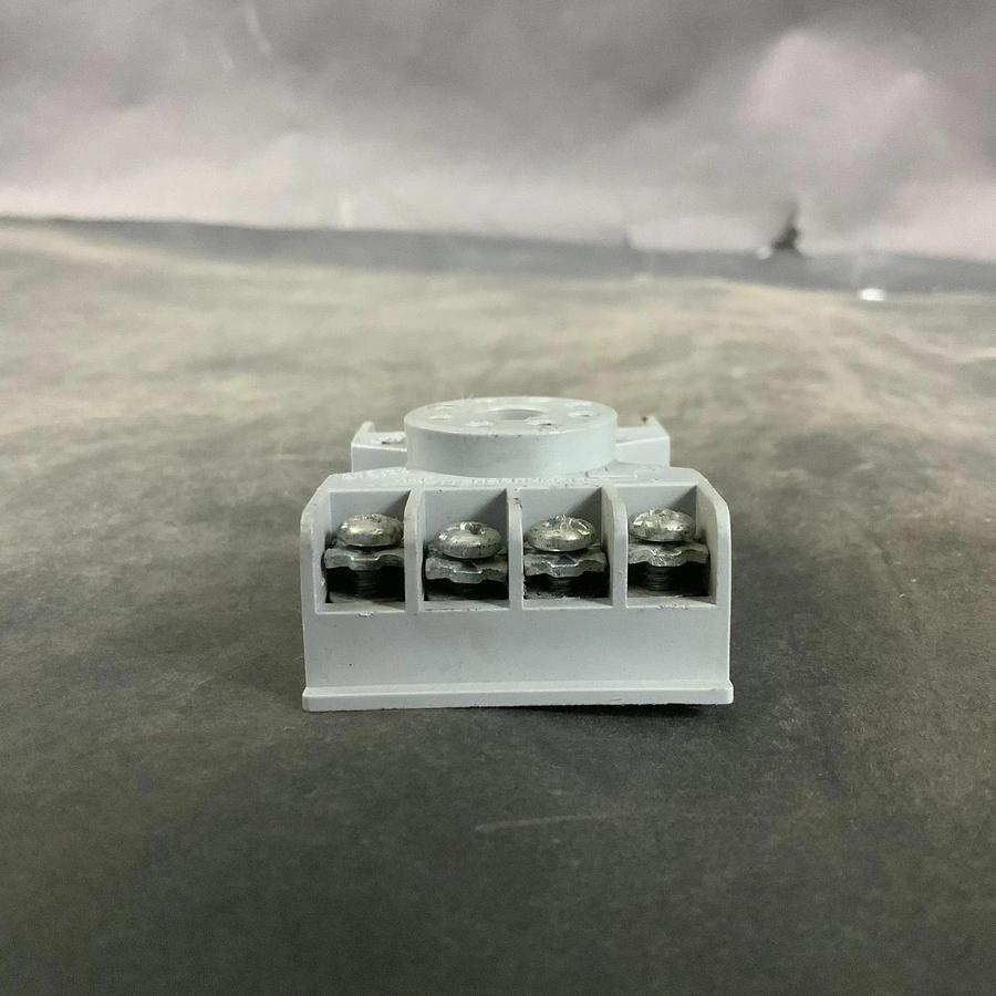 Used POTTER & BRUMFIELD 27E122 RELAY SOCKET ($3 OBO)
