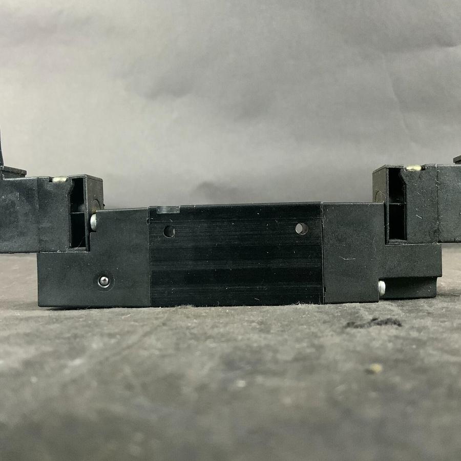 Used PARKER B320BB549C SOLENOID VALVE ($90 OBO)