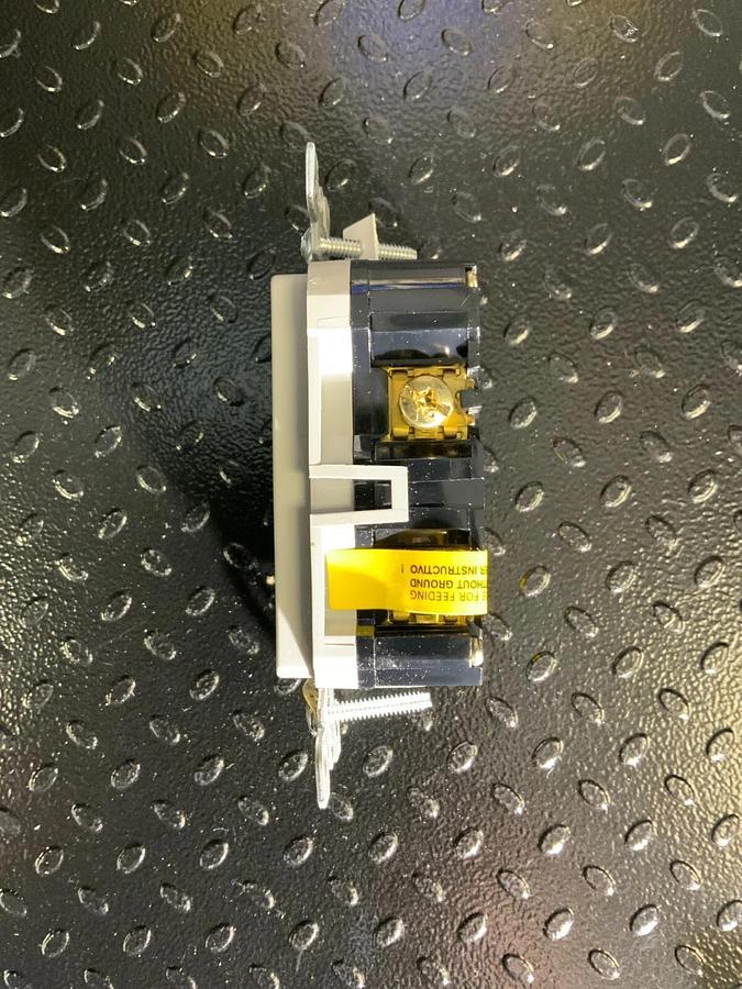 LEVITON GFCI OUTLET 20A-125V ($11.99 OBO)