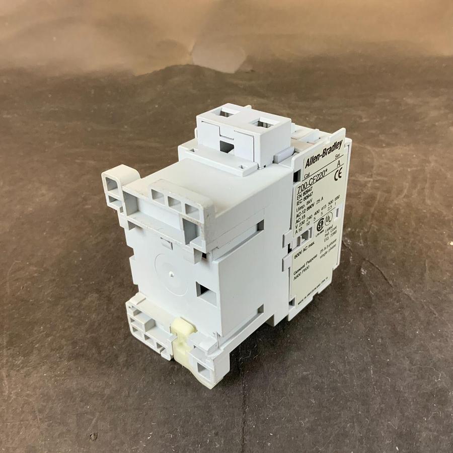 Used ALLEN BRADLEY 700-CF220A CONTROL RELAY ($30 OBO)