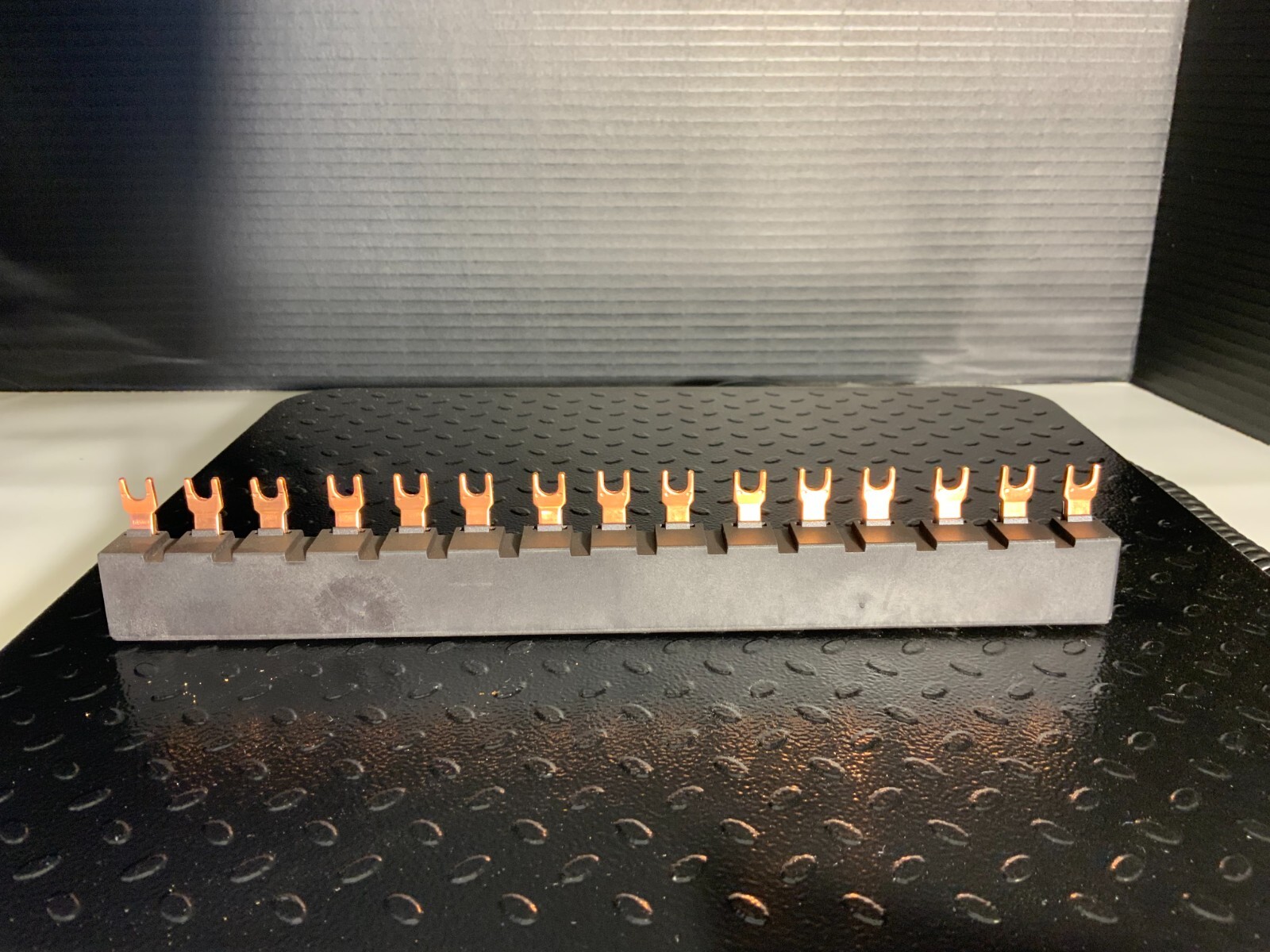 Used SIEMENS 3RV1915-1DB ($24.99/EACH OBO)