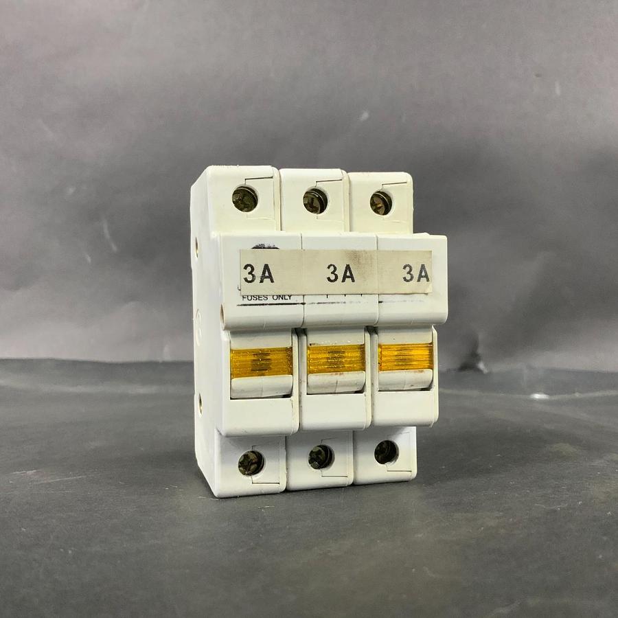 Used ALLEN BRADLEY 1492-FB3C30-L SER A FUSE HOLDER ($25 OBO)