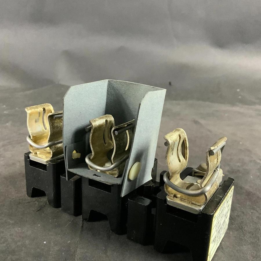 Used ALLEN BRADLEY 1494F-C633 FUSE BLOCK ADAPTOR PLATE ($15 OBO)