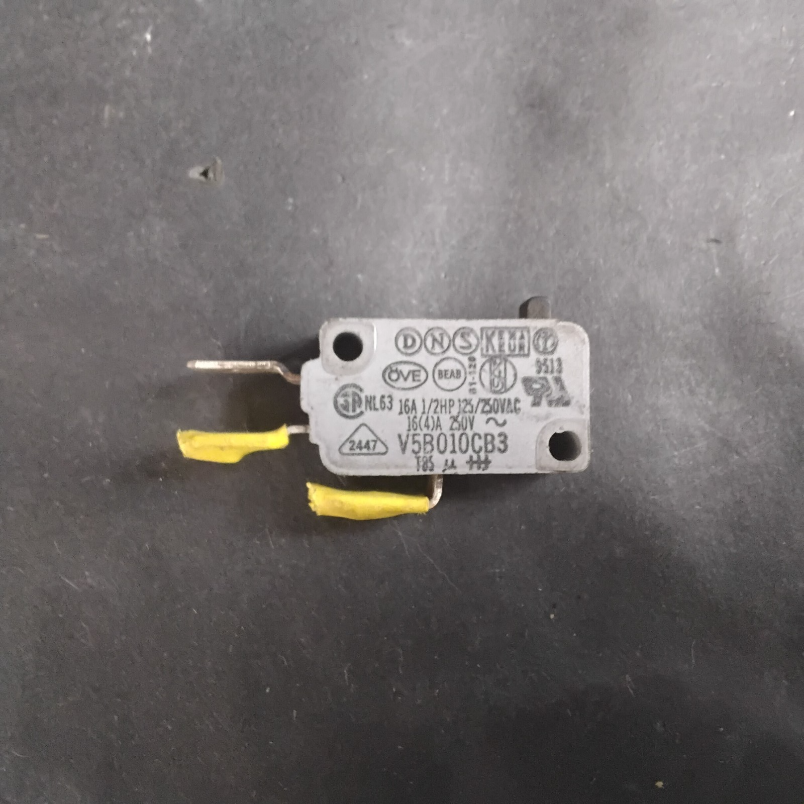 Used HONEYWELL V5B010CB3 LIMIT SWITCH ($5 OBO)