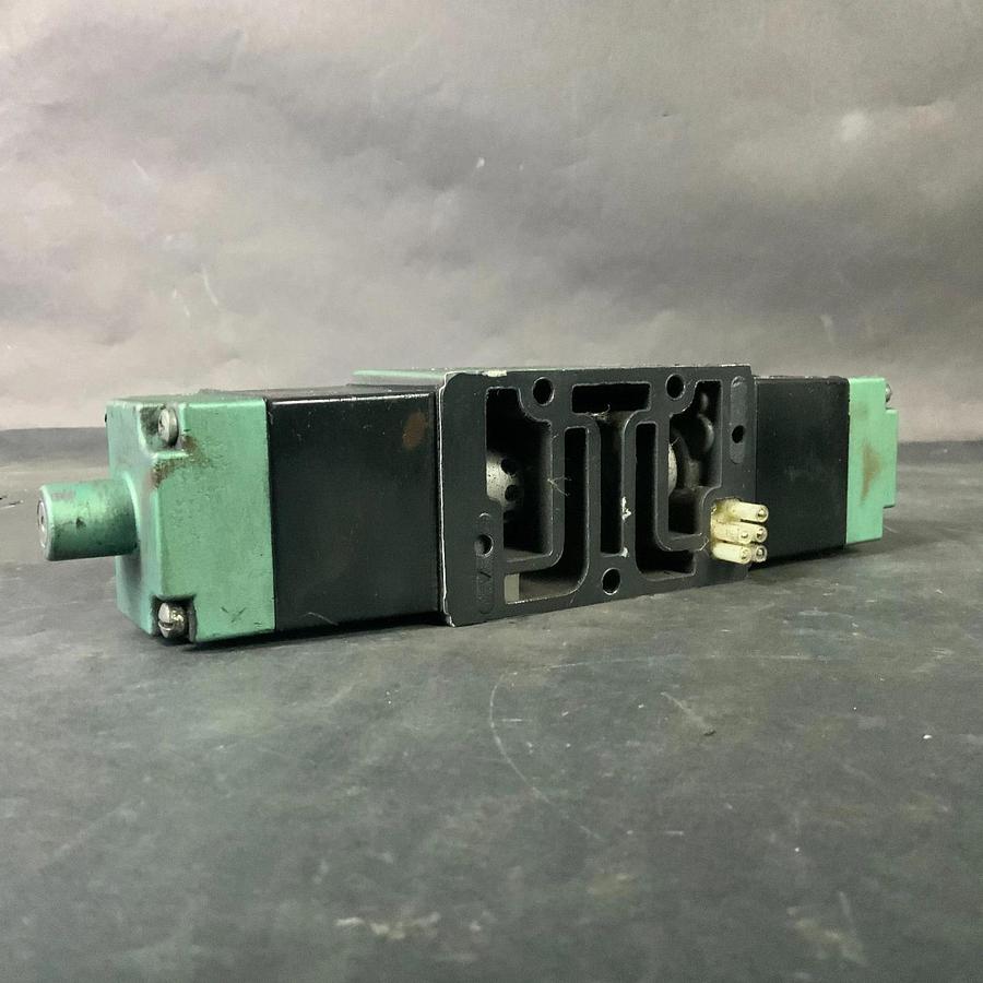 Used NUMATICS 554SS400K SOLENOID VALVE ($100 OBO)