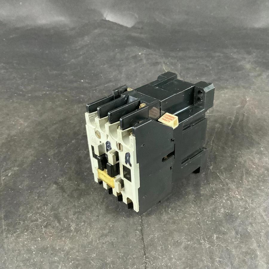 Used ALLEN BRADLEY 100-A09ND3 SERIES B CONTACTOR ($10 OBO)