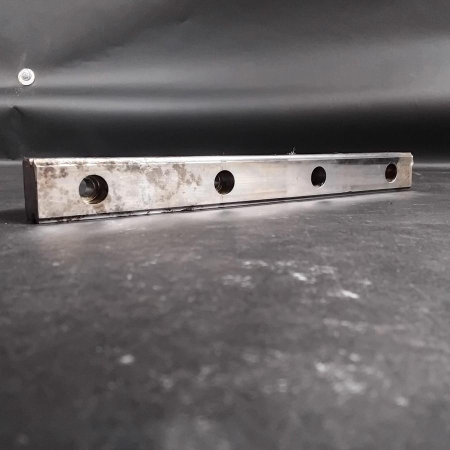 Used UNBRANDED LINEAR RAIL ($30 OBO)