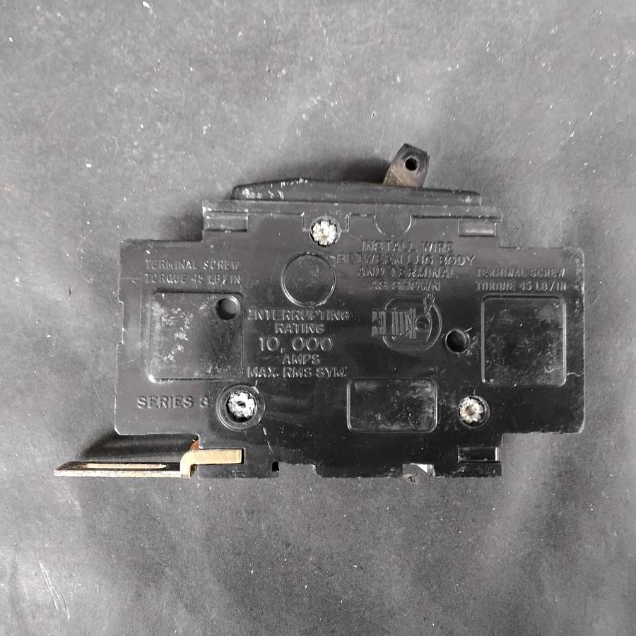 Used SQUARE D QOU120 CIRCUIT BREAKER ($15 OBO)