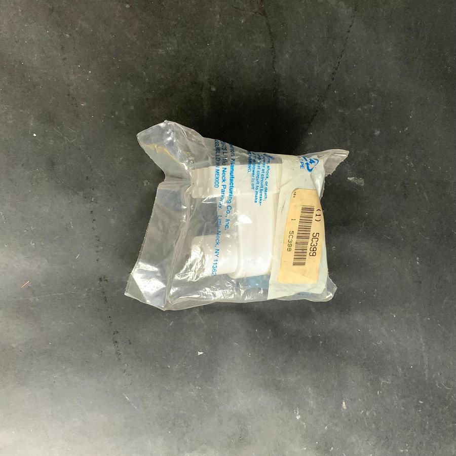 Used LEVITON 5C399 FLUORESCENT LAMP HOLDER ($5 OBO)