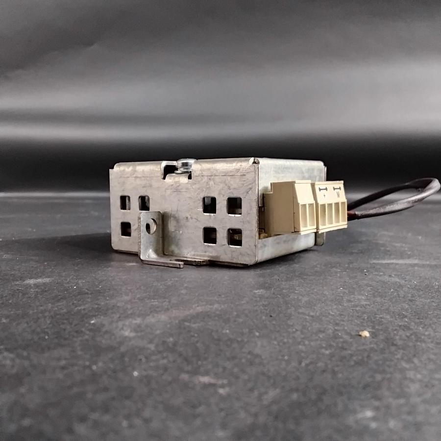 Used SIEMENS 6SL3252-0BB01-0AA0 SAFETY BRAKE RELAY ($35 OBO)