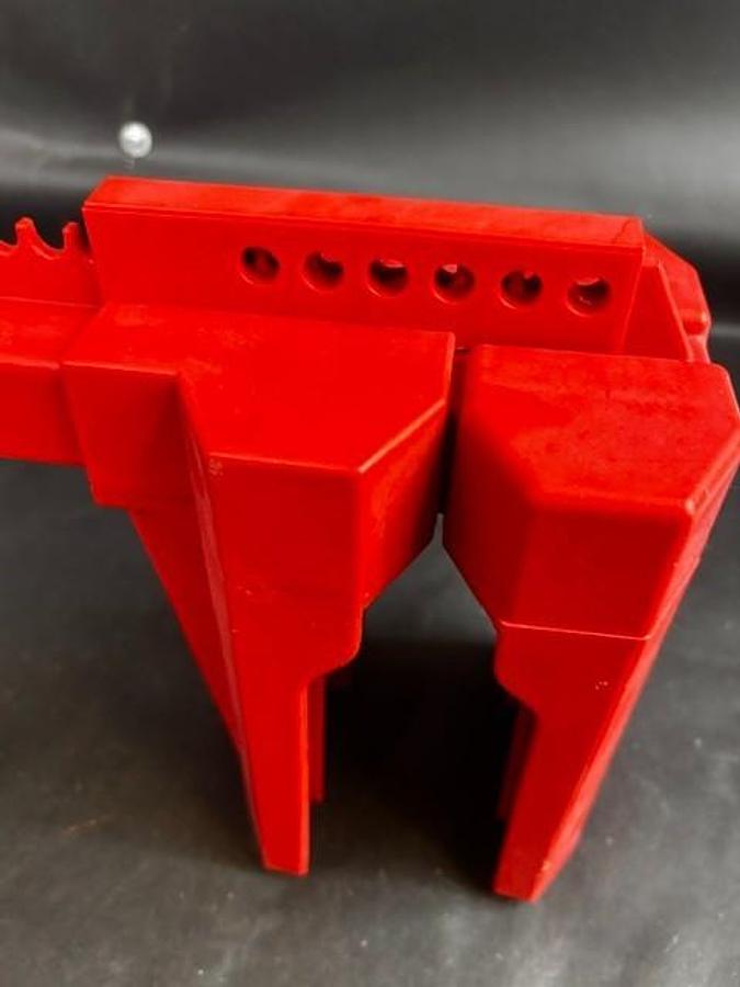 Used BRADY 45345 PRINZING BALL VALVE LOCKOUT ($28 OBO)