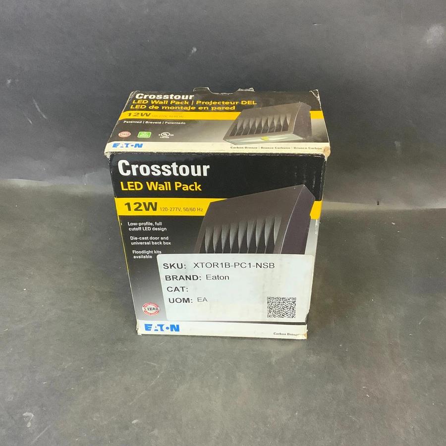 Used EATON XTOR1B-W-PC1 CROSSTOUR LED WALL PACK ($100 OBO)