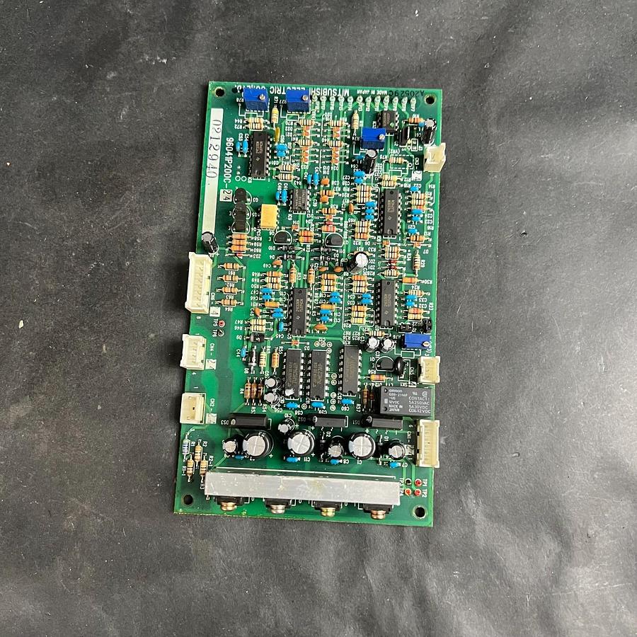 Used MITSUBISHI 96041P200C-24 CIRCUIT BOARD ($100 OBO)