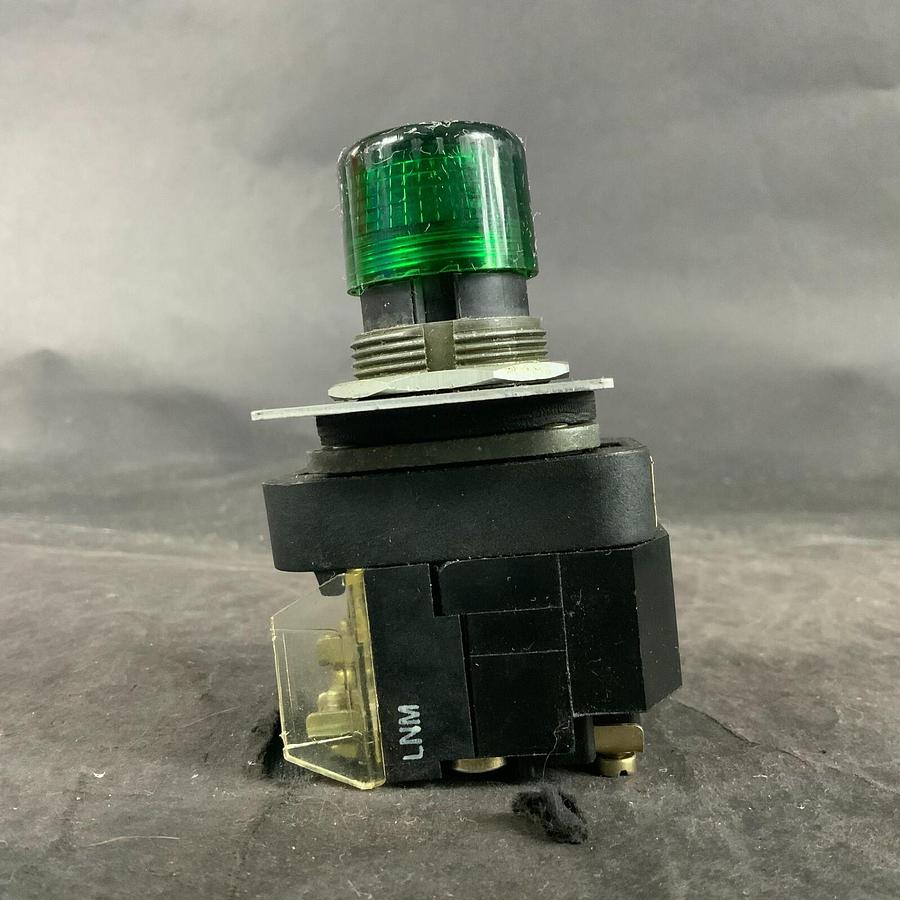 Used ALLEN BRADLEY 800T-PA16 GREEN PUSH BUTTON ($30 OBO)
