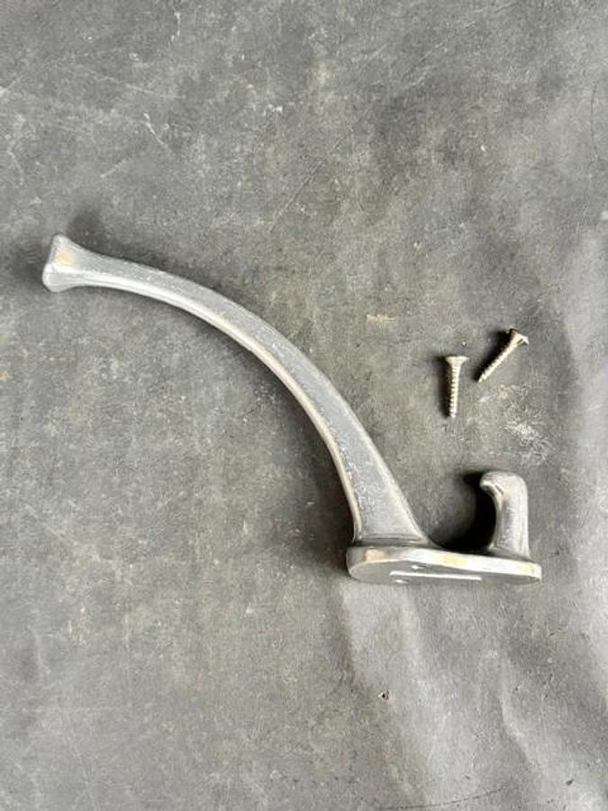 Used WALL-MOUNTED DOUBLE HAT AND COAT HOOK