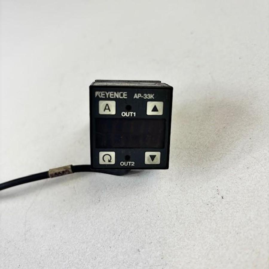 Used KEYENCE AP-33K PRESSURE SWITCH SENSOR