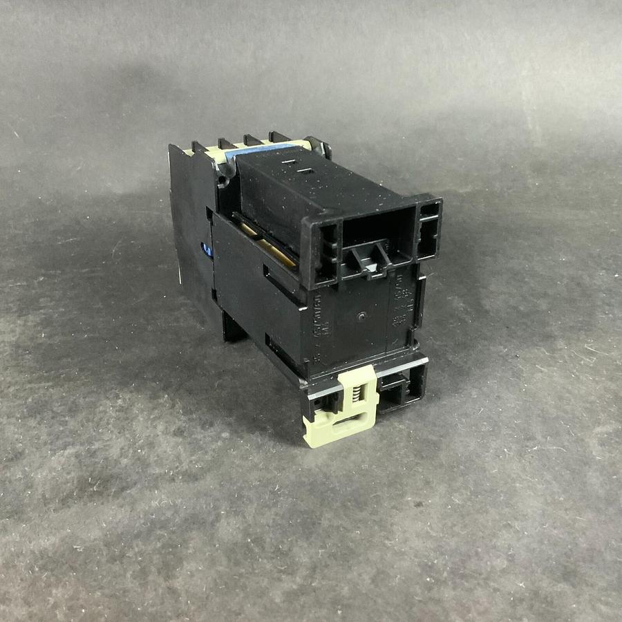 Used TELEMECANIQUE LP1-D1810-BD CONTACTOR ($20 OBO)