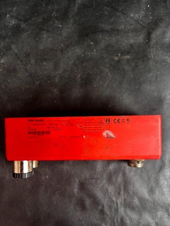 Used ALLEN BRADLEY 1732DS-IB8 SAFETY INPUT MODULE ($35 OBO)
