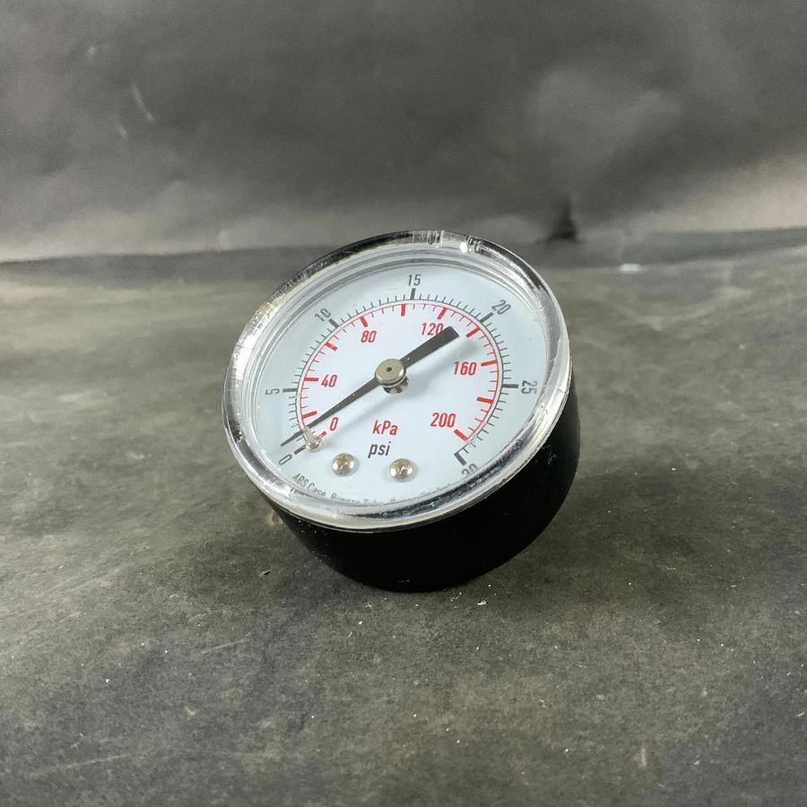 Used PRESSURE GUAGE 14FMC4 0-30PSI ($20 OBO)