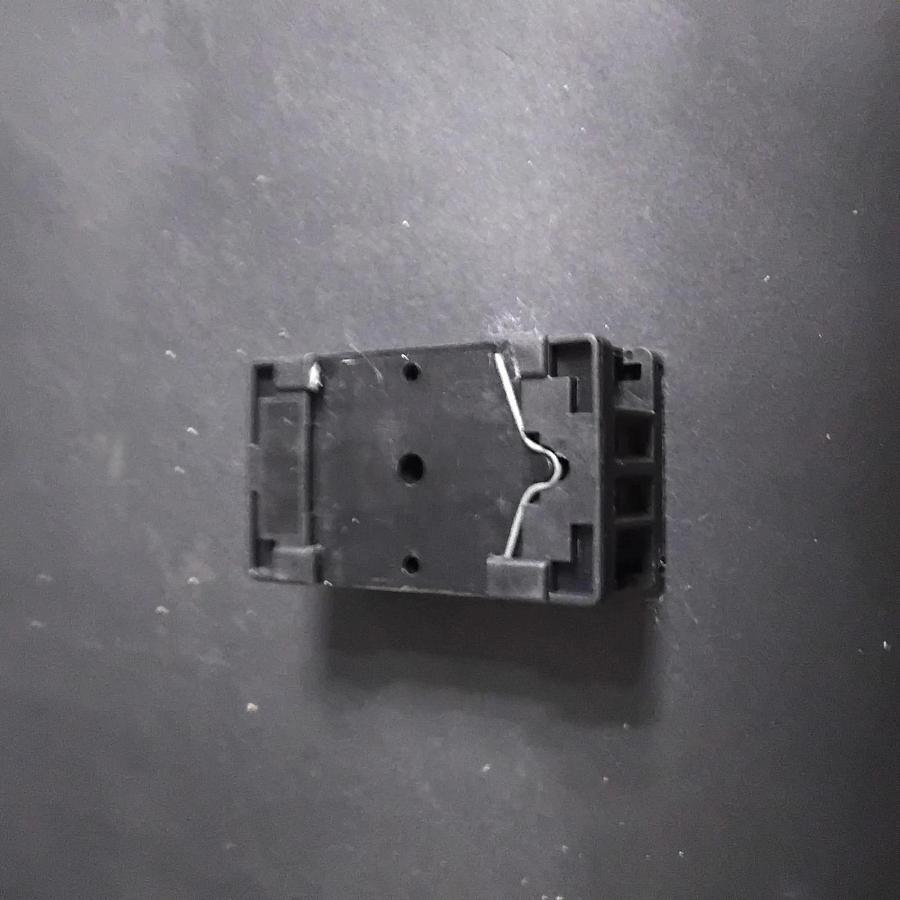 Used ALLEN-BRADLEY 700-HN100 RELAY SOCKET ($3 OBO)