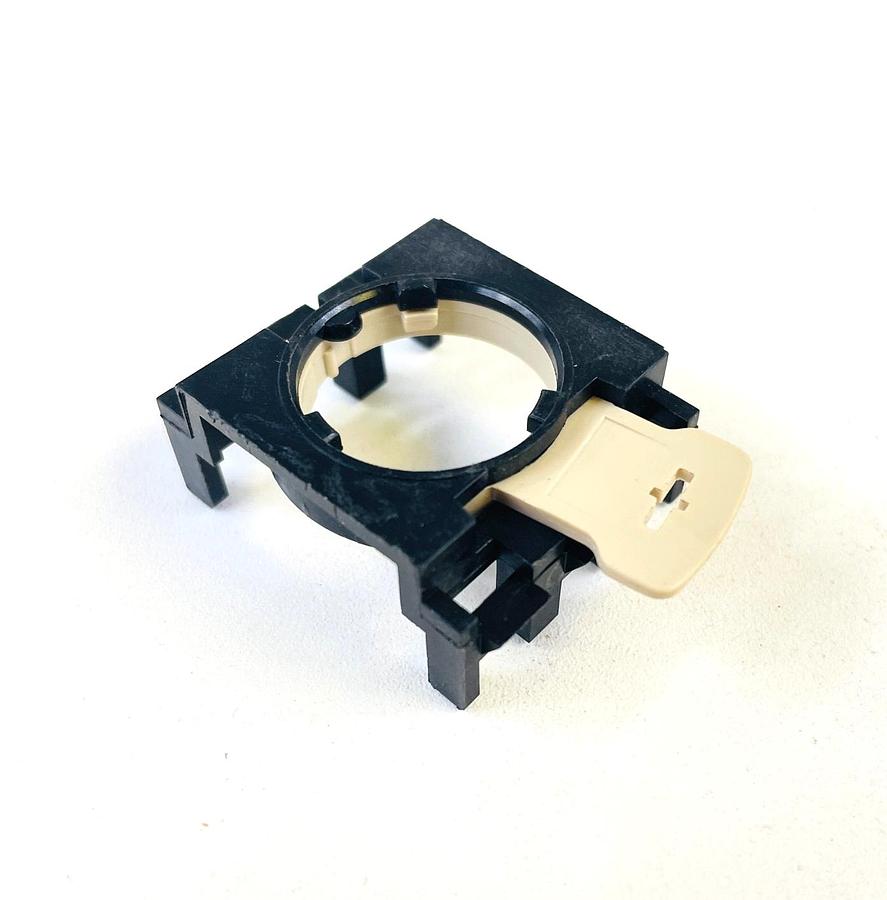 Used EATON CUTLER HAMMER E22BA1 MOUNTING ADAPTER SELLER REFURBISHED EXCELLENT