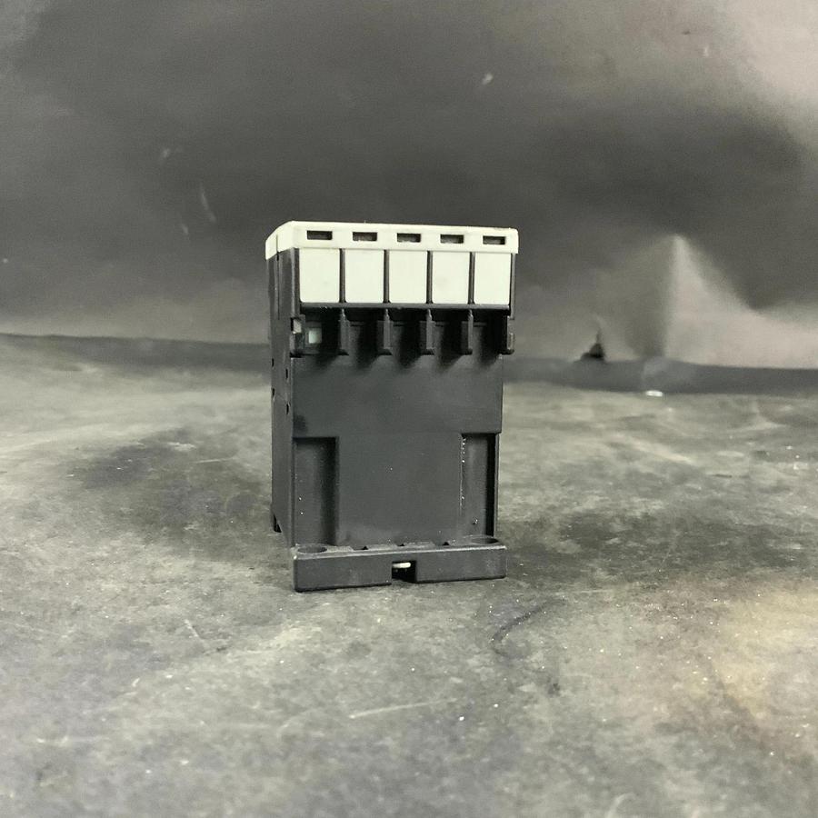 Used SIEMENS 3RT1016-2BB42 CONTACTOR ($25 OBO)