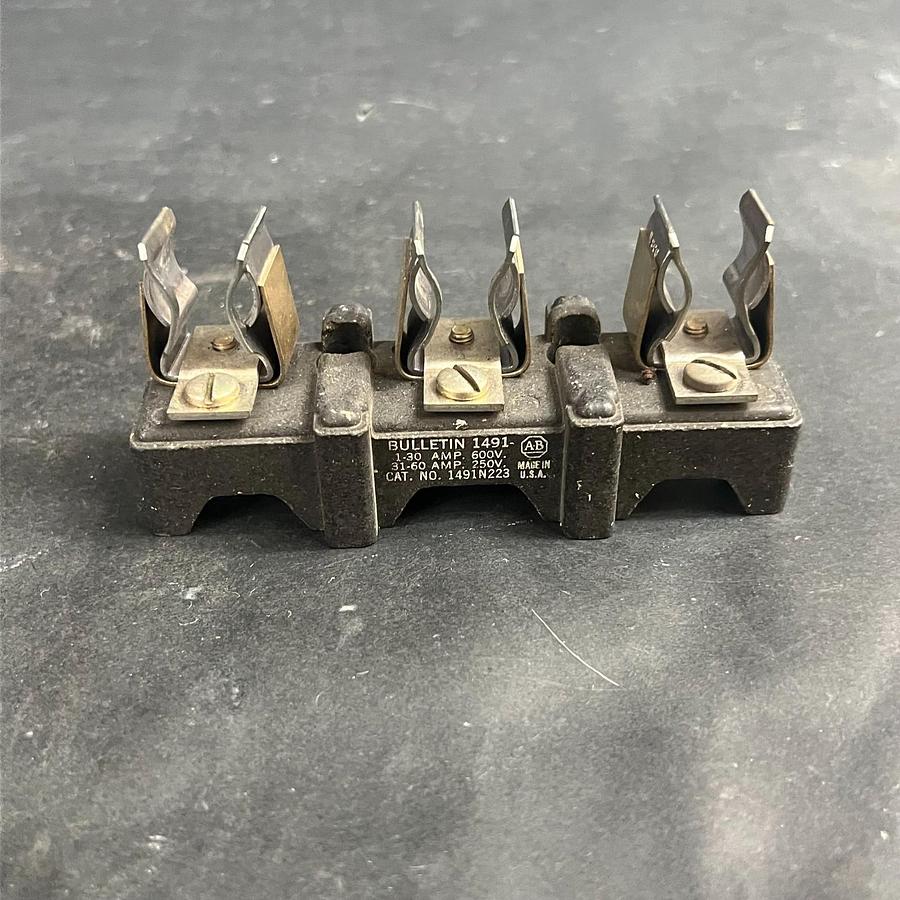 Used ALLEN BRADLEY 1491N223 FUSE HOLDER ($18 OBO)