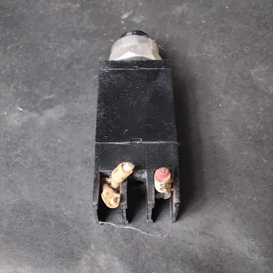 Used SQUARE D JP38 SERIES B PUSHBUTTON PILOT LIGHT ($20 OBO)