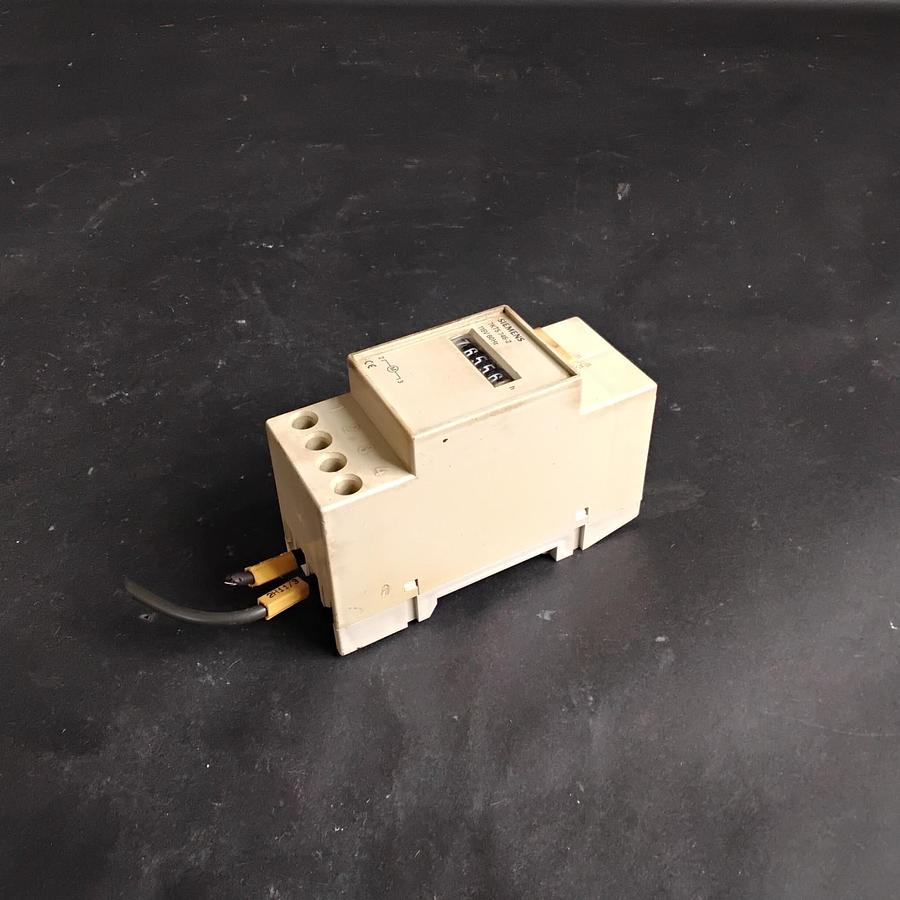 Used SIEMENS 7KT5 745-2 TIME COUNTER ($20 OBO)