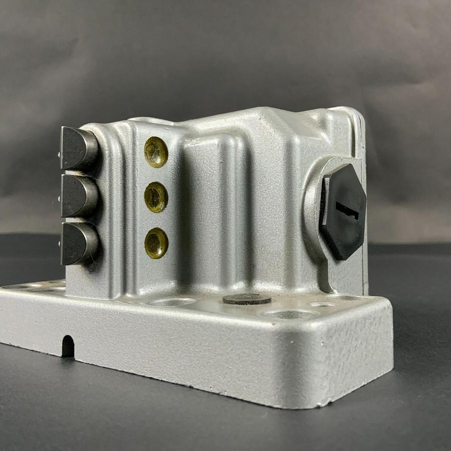 Used YAMATAKE-HONEYWELL LDV-5302K LIMIT SWITCH ($110 OBO)