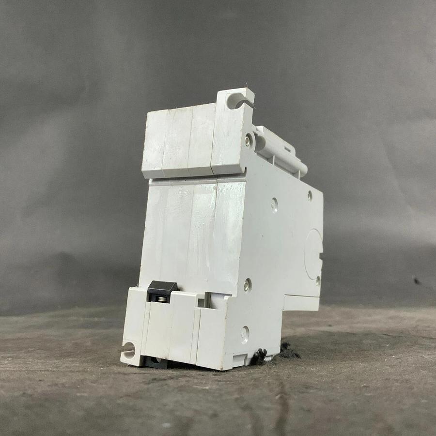 Used IDEC NC1V-21-3A CIRCUIT PROTECTOR ($20 OBO)