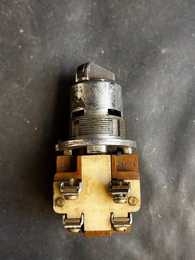 Used SQUARE D 9001 TYPE TB SELECTOR SWITCH ($13 OBO)