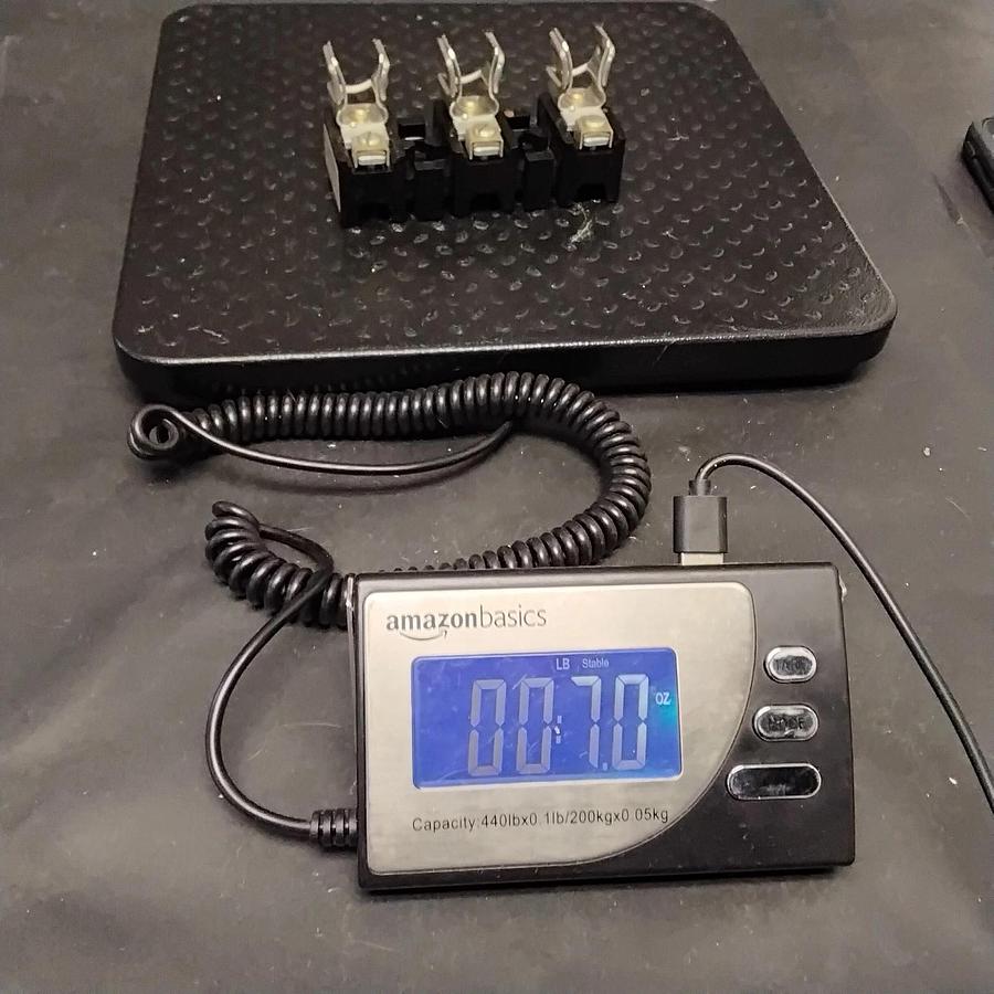 Used ALLEN BRADLEY X401978 FUSE HOLDER/BLOCK ($10.50 OBO)