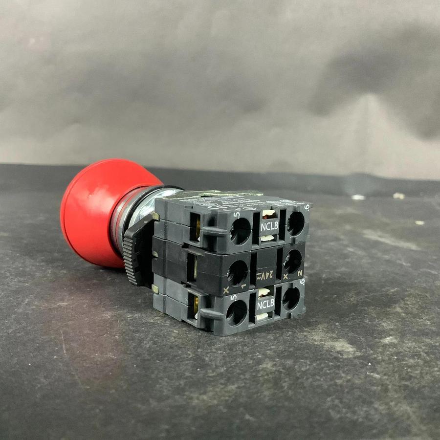 Used ALLEN BRADLEY 800F-X01L SERIES A RED PUSHBUTTON ($25 OBO)