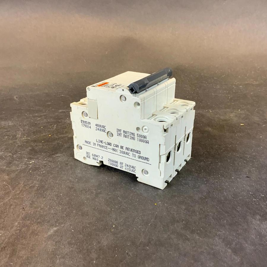 Used MERLIN GERIN MULTI9 C60N 15A-TYPE D CIRCUIT BREAKER ($23 OBO)