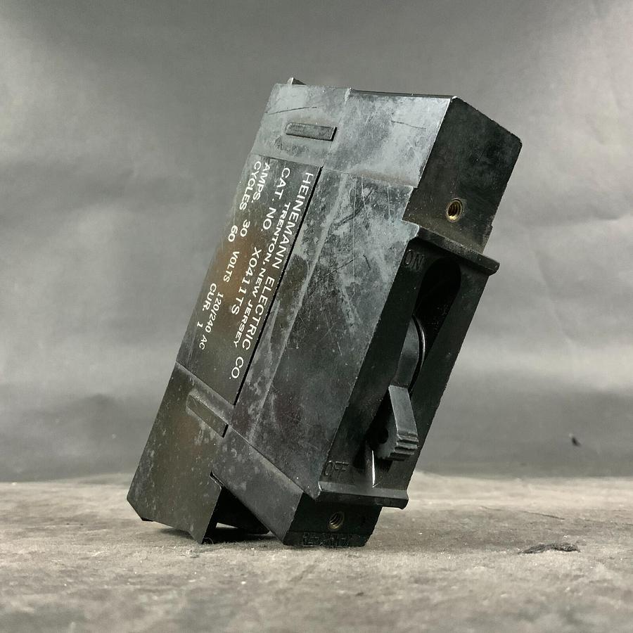 Used HEINEMANN ELECTRIC X0411TS CIRCUIT BREAKER ($17 OBO)