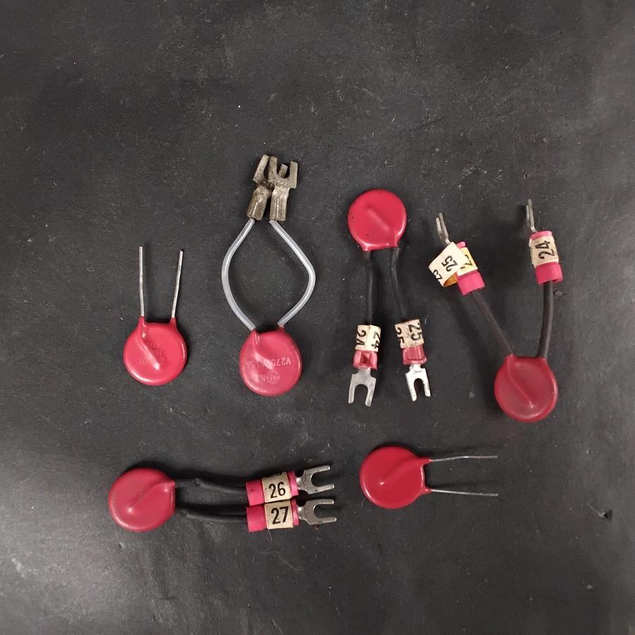 Used 250L20 METAL OXIDE VARISTOR - GROUP OF 6 ($8 OBO)