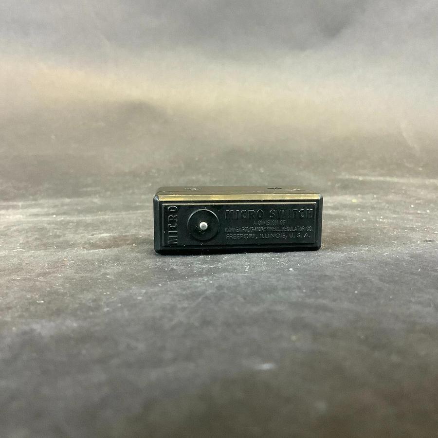 Used HONEYWELL MICROSWITCH BZ-2R-P4 LIMIT SWITCH ($10 OBO)
