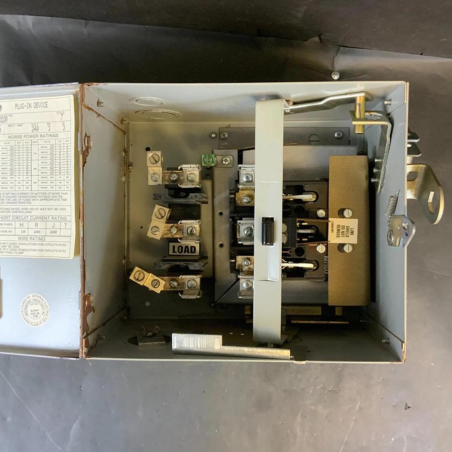 Used GE AC322R FUSIBLE BUS PLUG ($300 OBO)