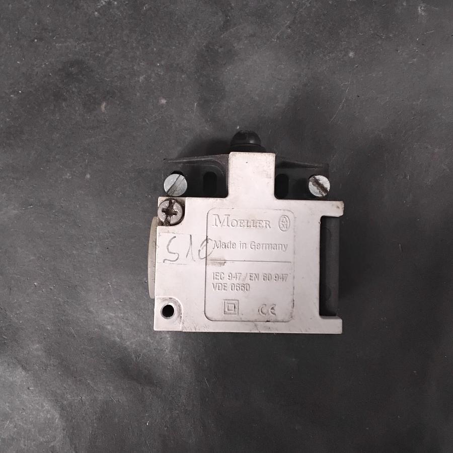 Used MOELLER AT11A-1-I LIMIT SWITCH ($14 OBO)