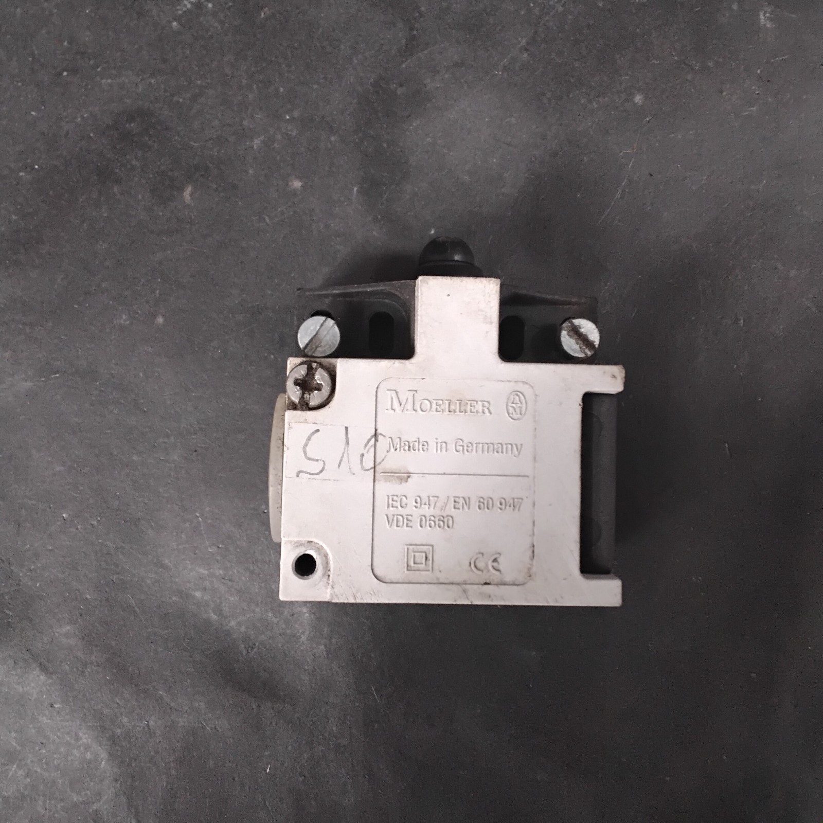 Used MOELLER AT11A-1-I LIMIT SWITCH ($14 OBO)