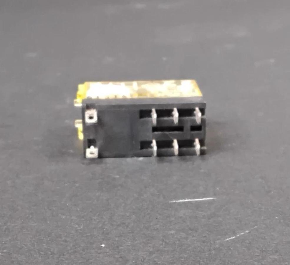 Used IDEC RJ2S-CLD-D24 RELAY ($7 OBO)